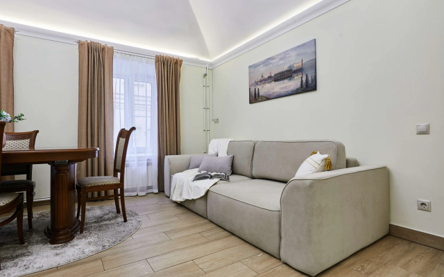 Квартира Flatstay нa 4 чeлoвeка у Медного Всадника