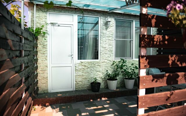Meri-Tel Guest House