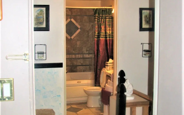 Bob Cinciruk Mini-Hotel