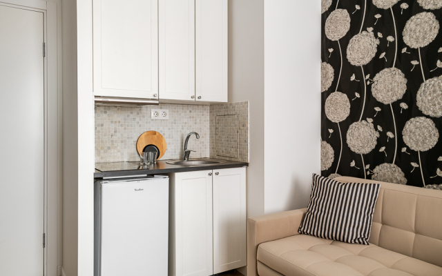 Apartment with Jacuzzi  Izumrud
