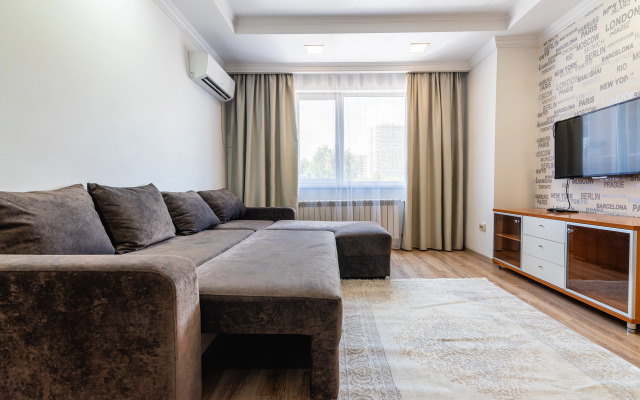 Prostota i Prostranstvo - 3-h Komnatnatnye v Minimalizme Apartment