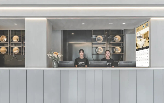 Atour X Chengdu Kuanzhai Kuixinglou Hotel – People – Chengdu