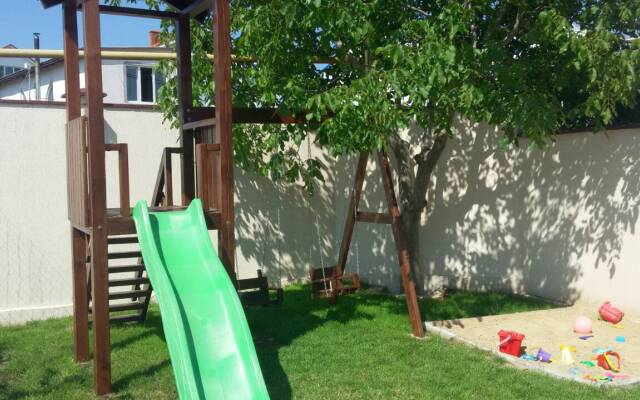 Sevastopolskaya Usad'ba Guest House