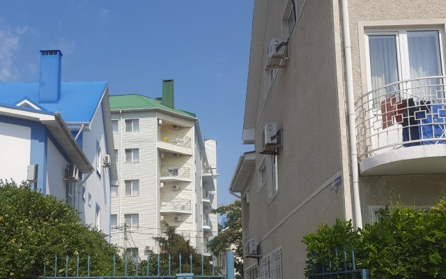 Na Pionerskom Prospekte 36/10 Guest house