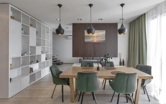 Roskoshnaya dvukhurovnevaya kvartira s sobstvennoy terrasoy Flat