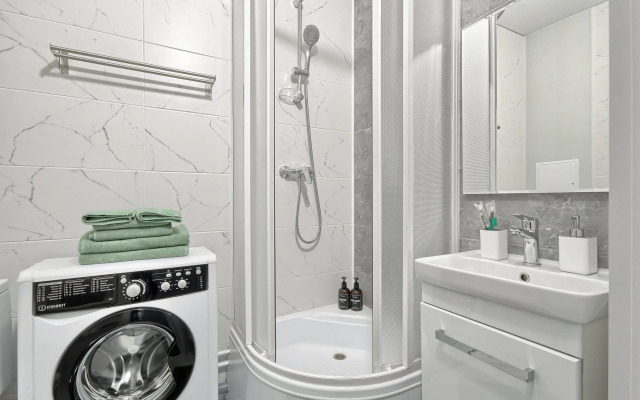 Апартаменты MyHomeYourHome на Дальневосточном проспект 19 к1