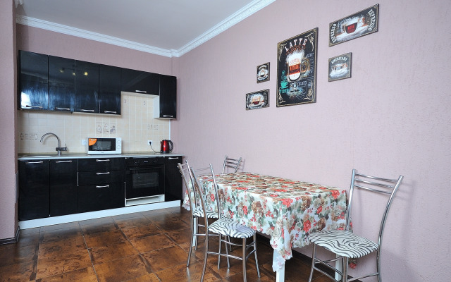 Квартира на улице 70 лет Октября 10/3