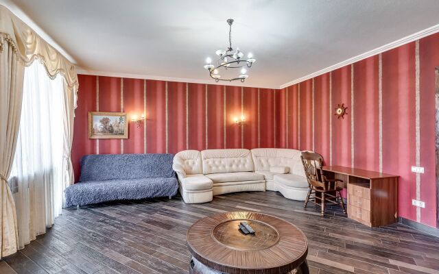 Na Bolshoy Sadovoy 52-56 Flat