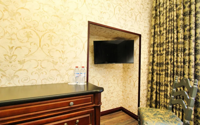 Royal Historical Boutique