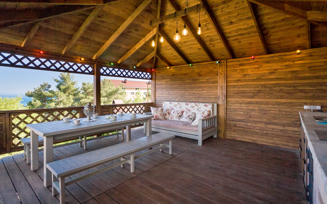 Roza Vetrov Guest House