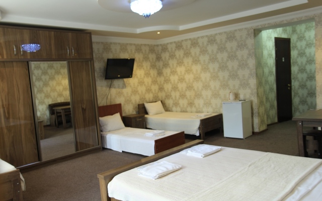 New Palace Shardeni Hotel