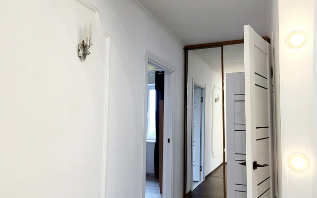Uyutnaya 3kh Komnatnaya Ryadom s Parkom Flat