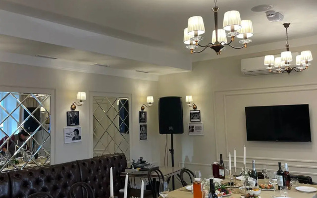 Zarechie Hotel