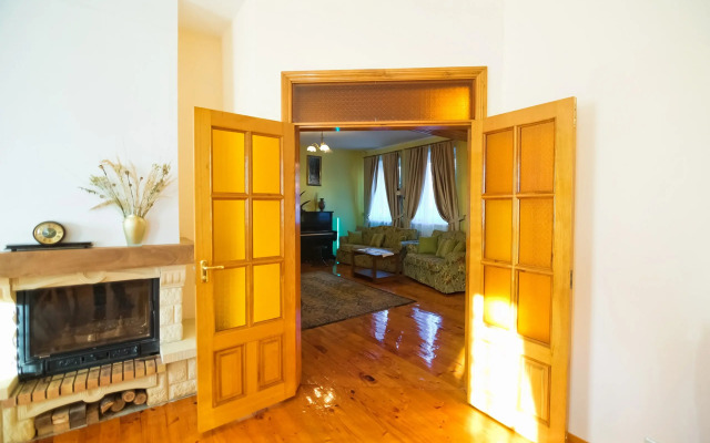 Bolshoy Kottedzh Dlya Vashikh Meropriyatiy Private House