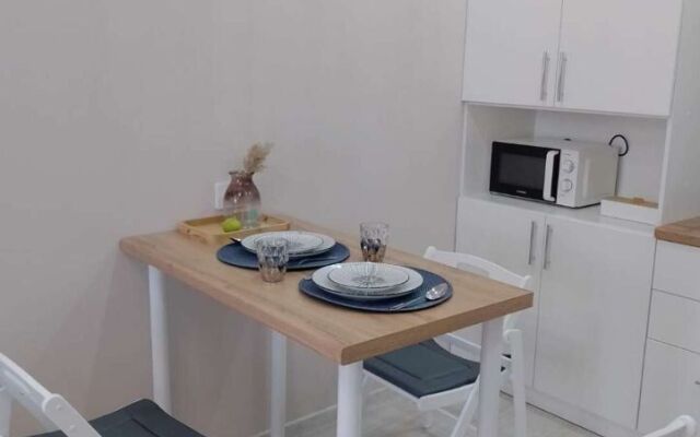 2 Na Bekhtereva 2B Flat
