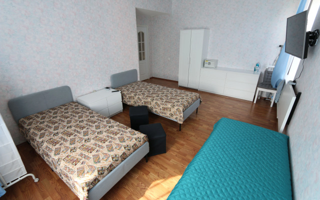 Квартира Просторная квартира с сауной рядом