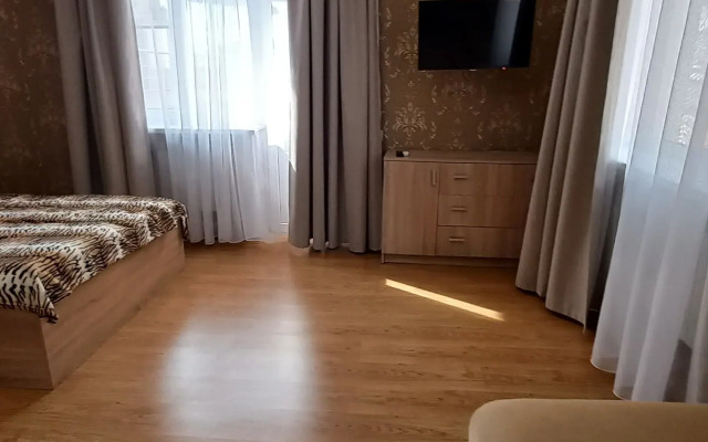 Veles House Druzhby 15 Apartment 1