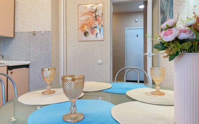 Квартира Welcome Home с Балконом у Метро Народное Ополчение