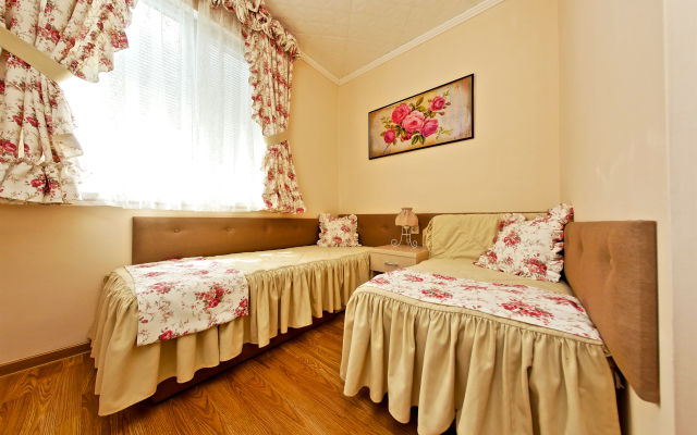 Kristall Uyut Hotel