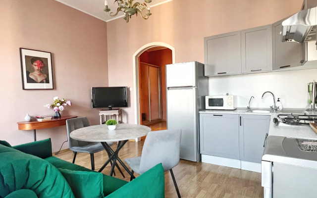Yevrodvushka u Isaakievskogo sobora Flat