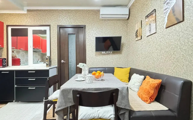 Na Tsvetochnoy 44/3 Apartments