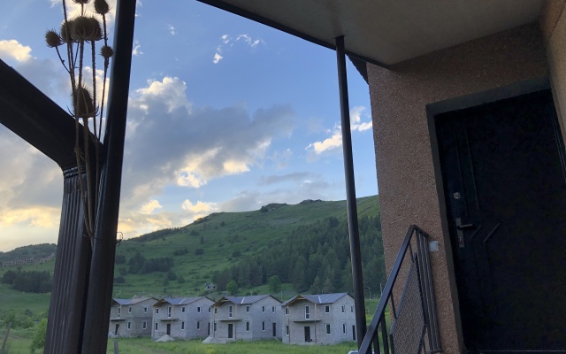 Istoman Dom S Mangalom Apartments