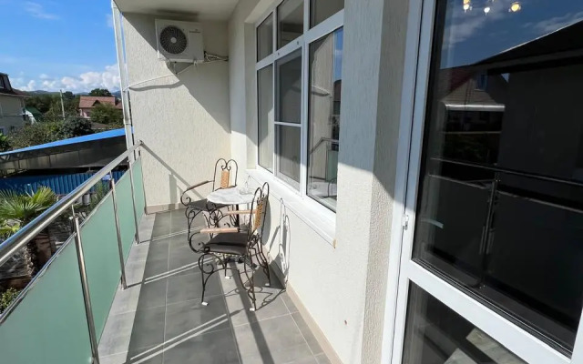 Uluchshennye Apartments