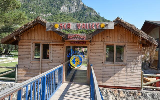 Sea Valley Lodge