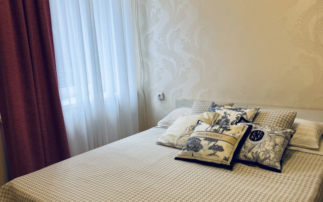 Red Na Komarova 45 Apartments