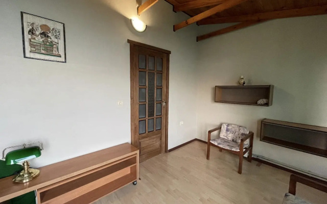 Dvukhetazhny Na Ulitse Drazhinskogo 33 Private house