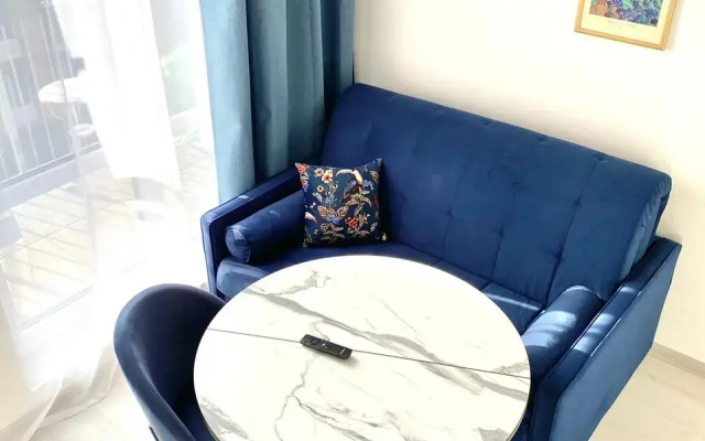 Квартира Стильная Мансардная Квартира Студия у Аэропорта