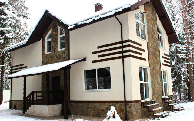 Kottedzh V Sosnovom Lesu Guest house