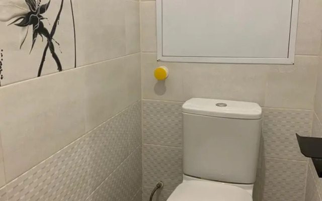 Dukat v tikhom rayone u lesa 1 Flat