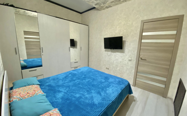 S Balkonom I Vidom Na Gory Apartment