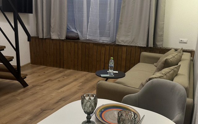 Апартаменты двухуровневые 36м² рядом с центром