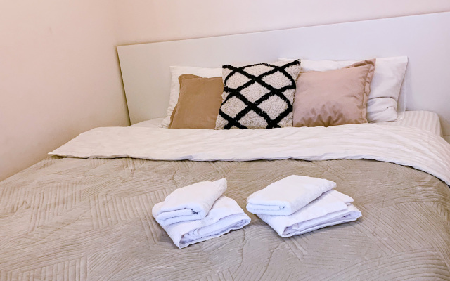 Апартаменты Просторная квартира Новомарьинская