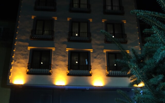 Cag Hotel