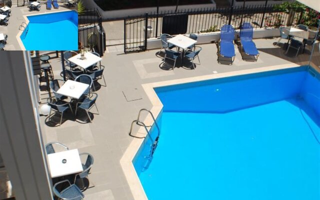 Отель Renia Studios