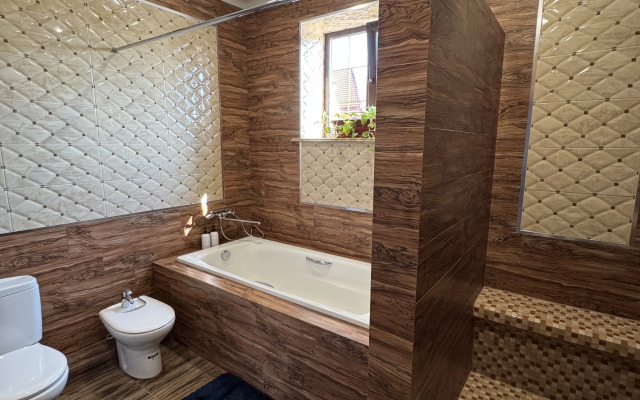 S Basseynom Private House