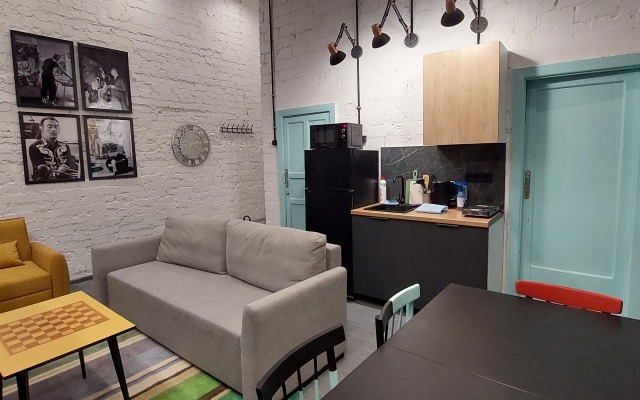 Апартаменты "У художника на Аллее Героев, 4"