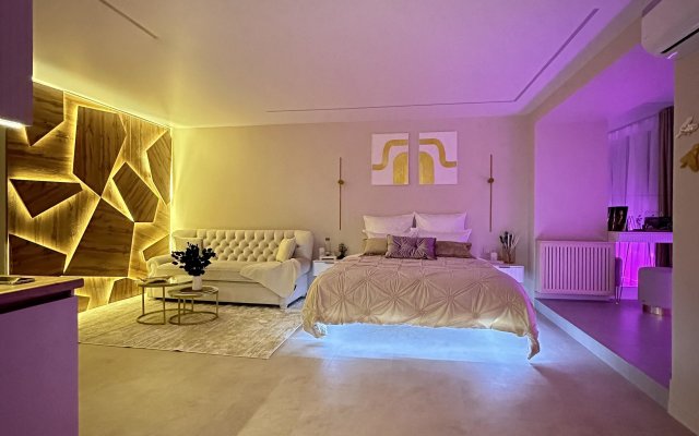 Vyshe Vsekh Flat