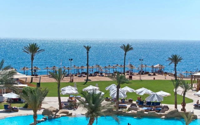 Amphoras Beach