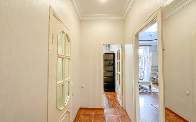 S Frantsuzskim Balkonom Apartaments