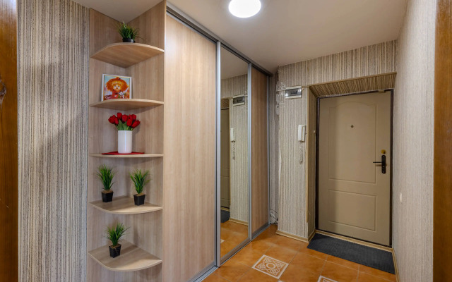 3-K po Priyatnoy Tsene Ryadom s Naberezhnoy Flat