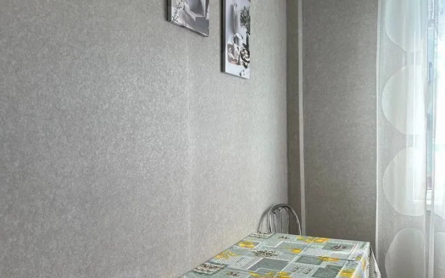 Na Shkolnoy 8a Flat
