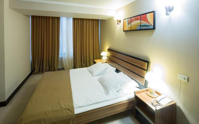 Nairi Hotel