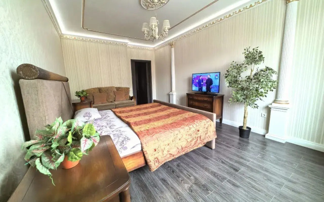 Апартаменты с просторной лоджией и видом на город