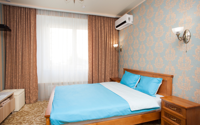 Den I Noch Hotel na Akademicheskoy