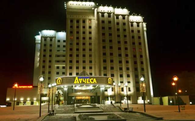 Hotel Luchesa Tgb