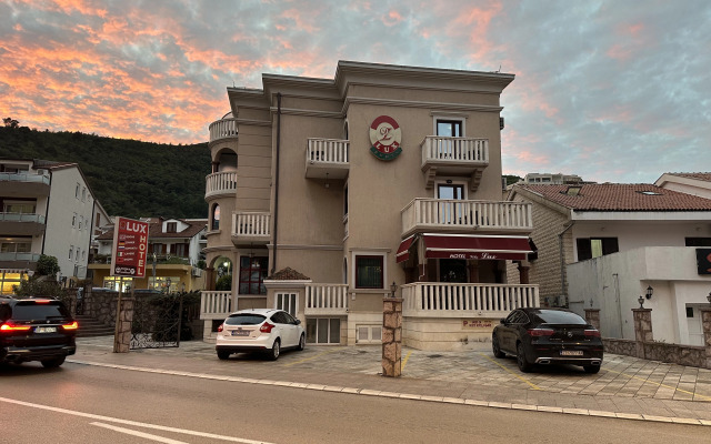 Beatrix Lux Hotel Hotel